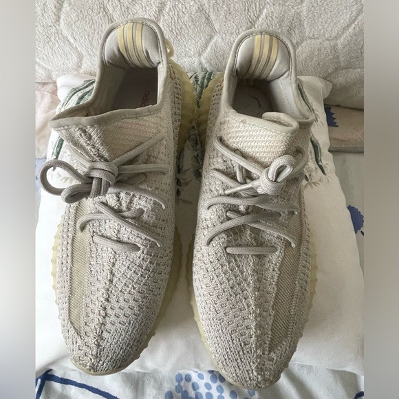 Adidas Yeezy 350 Boost V2 Light - Picture 4 of 9